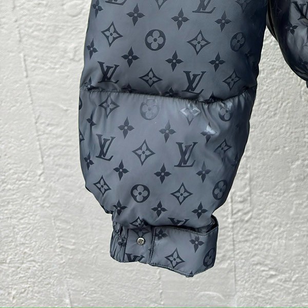 【軽量で温か快適】★ルイヴィトン コピー★Monogram ダウンジャケット 1AGIRF